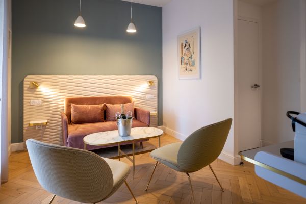 Café Hôtel XIX*** - Nuit en Suite  Junior avec vue sur ville  & Petit-déjeuner pour 2 personnes