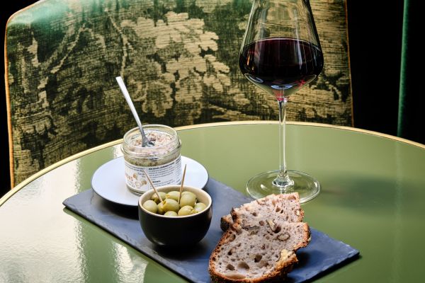 Apéritif au Byron Bar