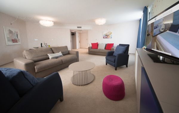 LUXE